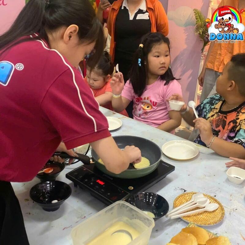 Hình ảnh đẹp tại workshop học làm bánh rán (Nguồn: DONNA)