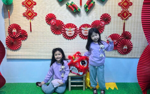 Khoảnh khắc check-in nhận quà tại DONNA (Nguồn: DONNA)