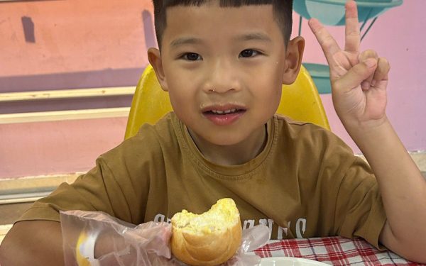 Làm bánh mì bơ đường ngọt ngào (Nguồn: DONNA)