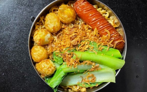 Mì trộn Indo (Nguồn: DONNA)