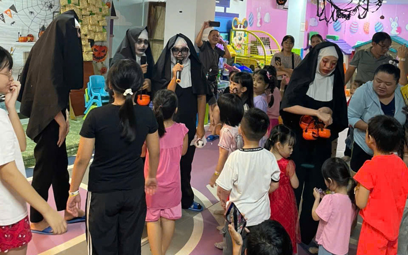 Khoảnh khắc vui vẻ tại DONNA Kidsplay Cafe (Nguồn: DONNA)