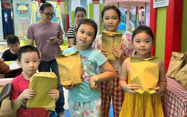 Sự kiện túi mù tháng 6 lần 1 (Nguồn: DONNA)