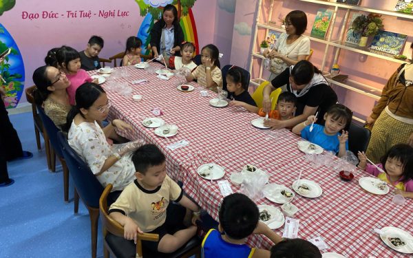 Workshop Cơm nắm siêu hấp dẫn (Nguồn: DONNA)